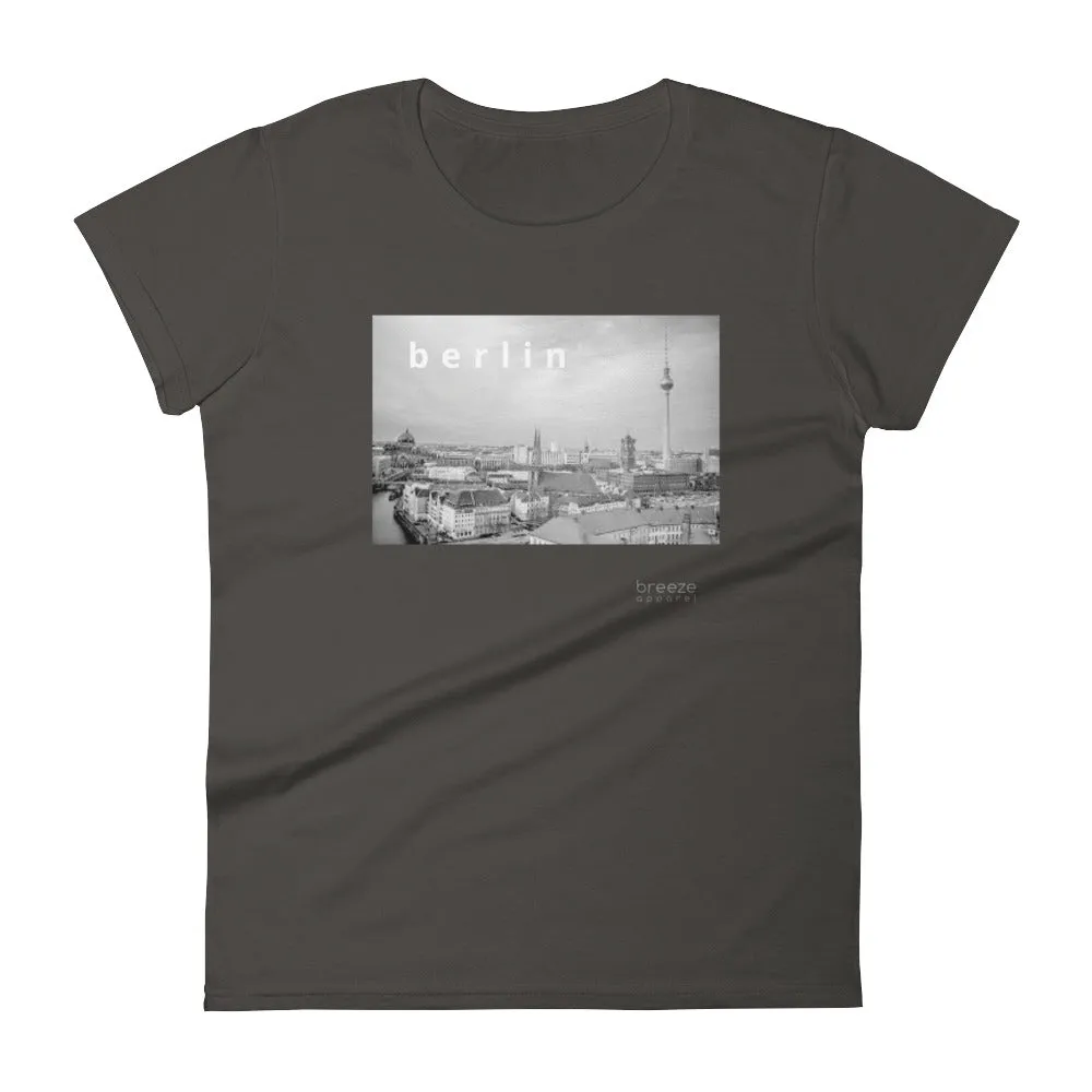 'Berlin, Germany' women's short-sleeved shirt (15 colors)