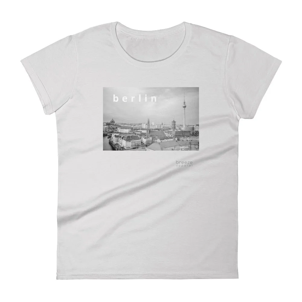 'Berlin, Germany' women's short-sleeved shirt (15 colors)